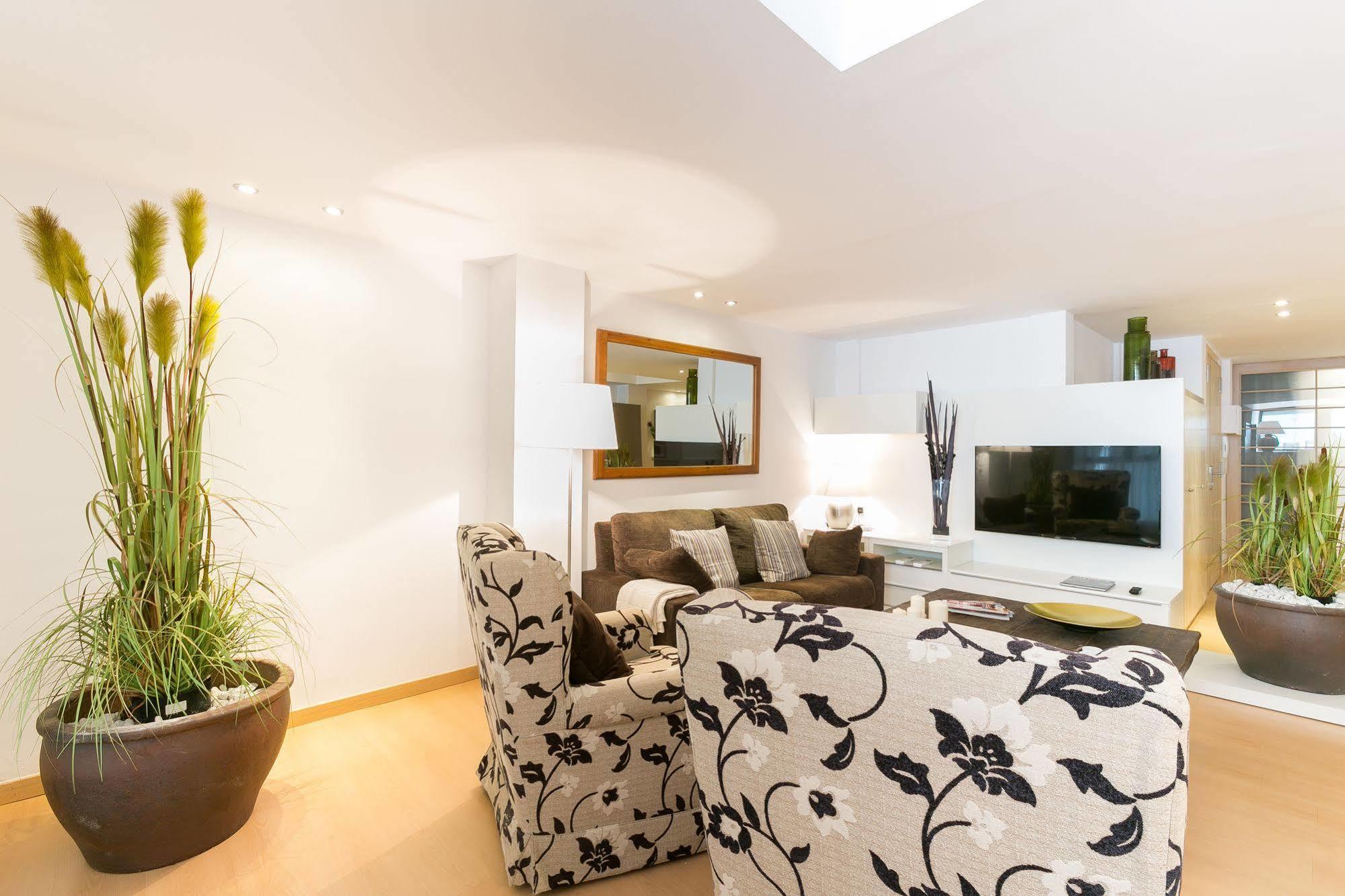 Serennia Cest Apartamentos Arc De Triomf Barcelona Zewnętrze zdjęcie