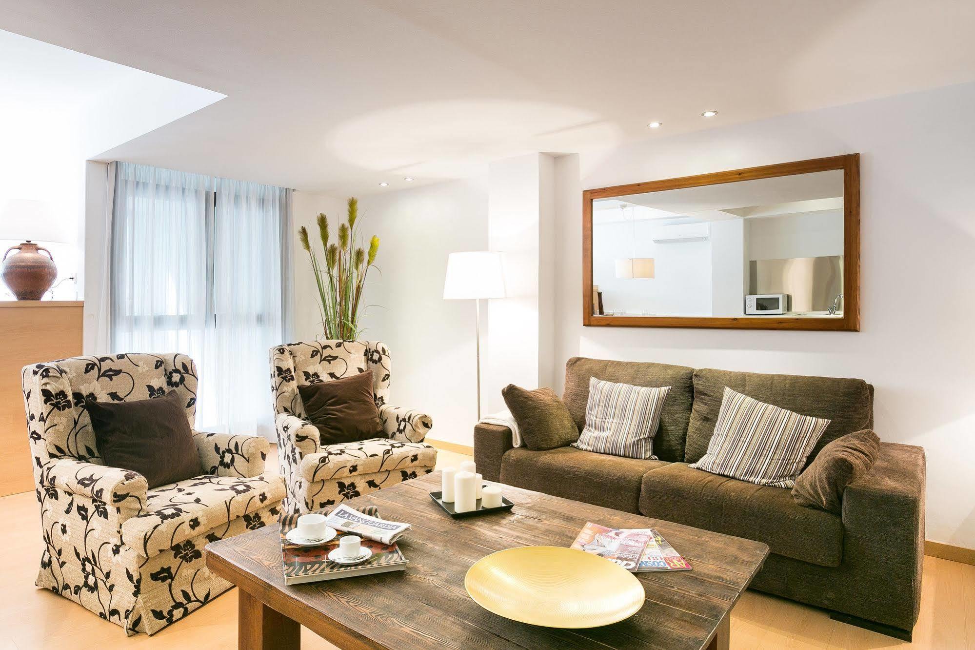 Serennia Cest Apartamentos Arc De Triomf Barcelona Zewnętrze zdjęcie