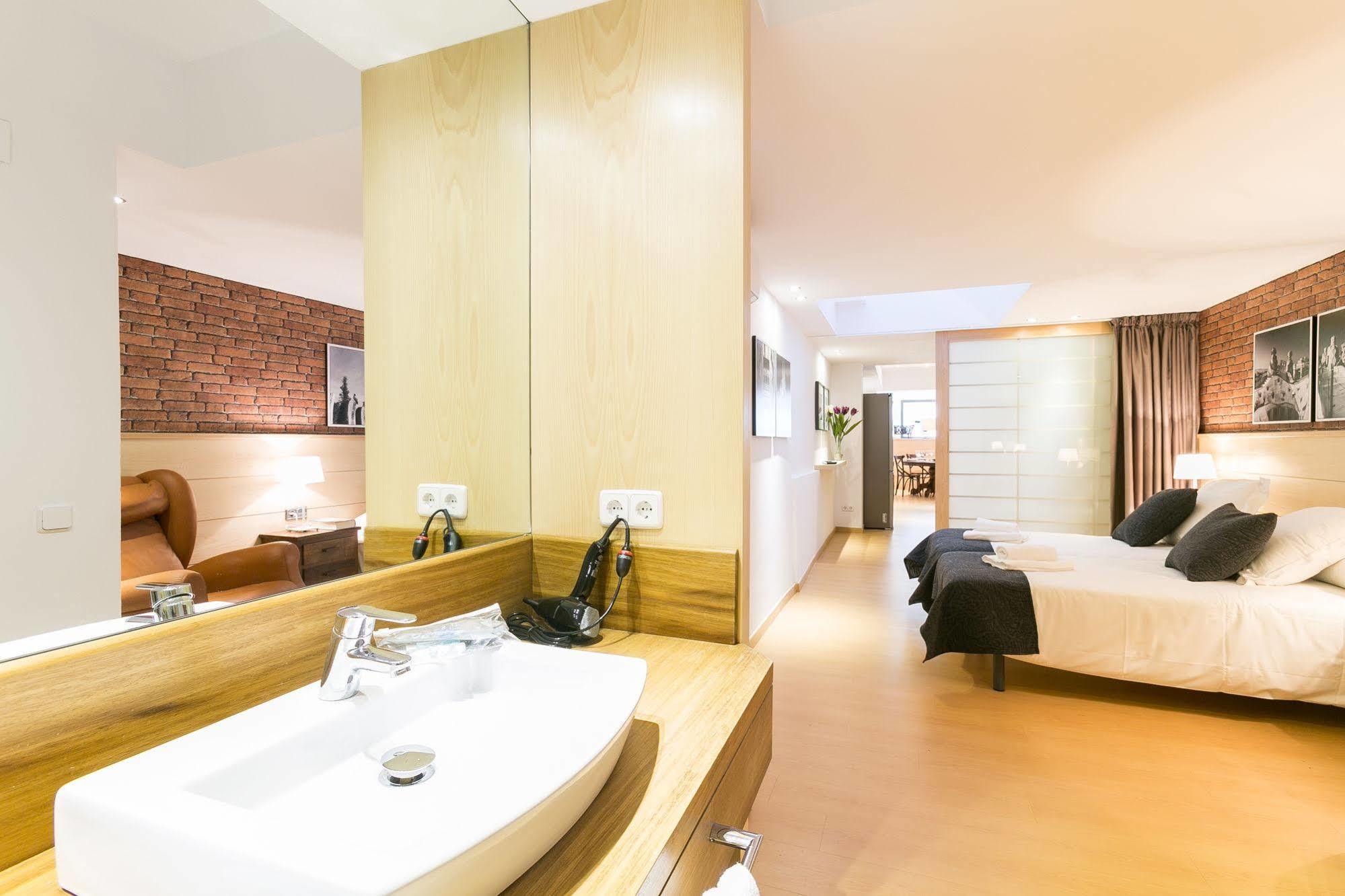 Serennia Cest Apartamentos Arc De Triomf Barcelona Zewnętrze zdjęcie